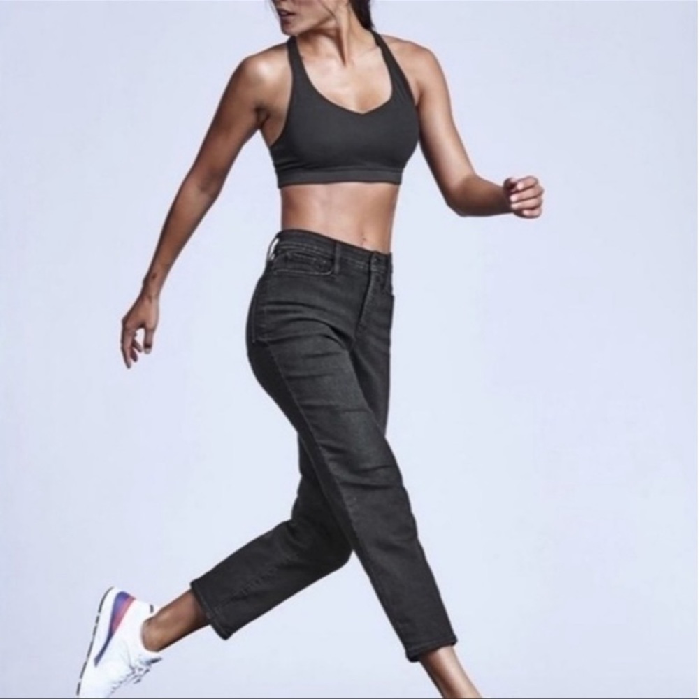 Athleta Skulptek Hi Rise Crop Kick Carbon Wash Jeans Size 4